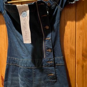 Cute jumpsuit fits small
